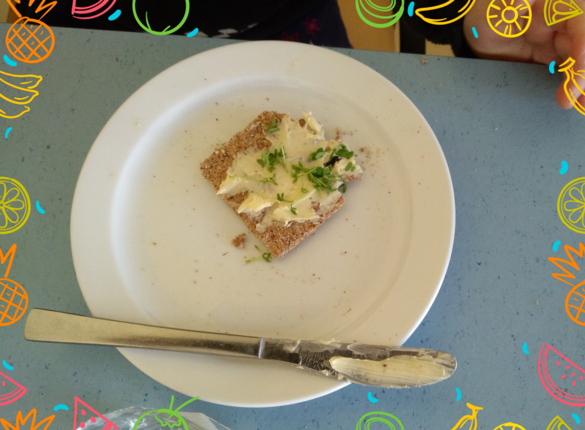 Kleine Gärtner bei den Igelkindern