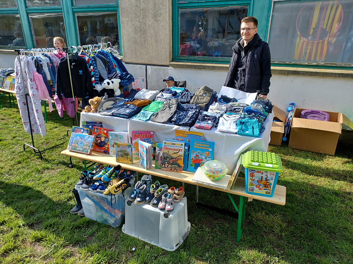Flohmarkt unterm Regenbogen